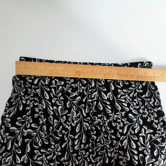 J. Jill Black and White Midi Skirt, A Line Sz XS Floral w Elastic Waist and Slit - Picture 13 of 13